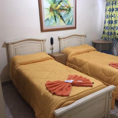 לה פלאטה Hotel Suenos מראה חיצוני תמונה