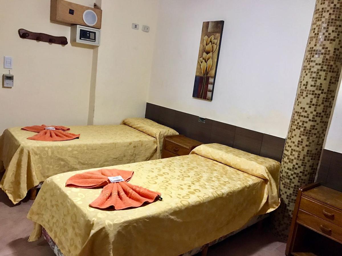לה פלאטה Hotel Suenos מראה חיצוני תמונה